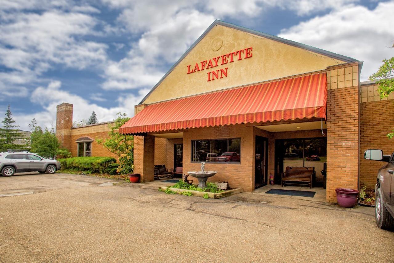 Lafayette Inn Moundsville Exteriör bild